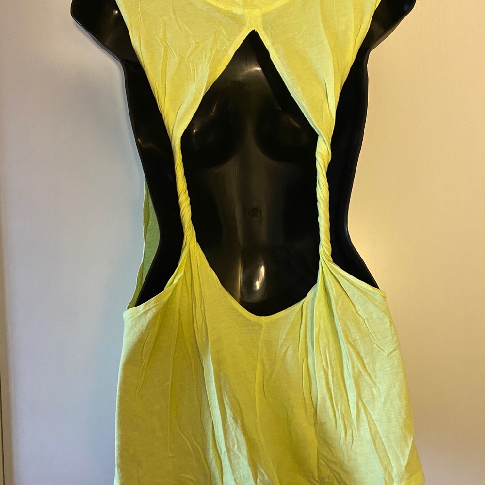 Tank tops - Picture 3 of 8